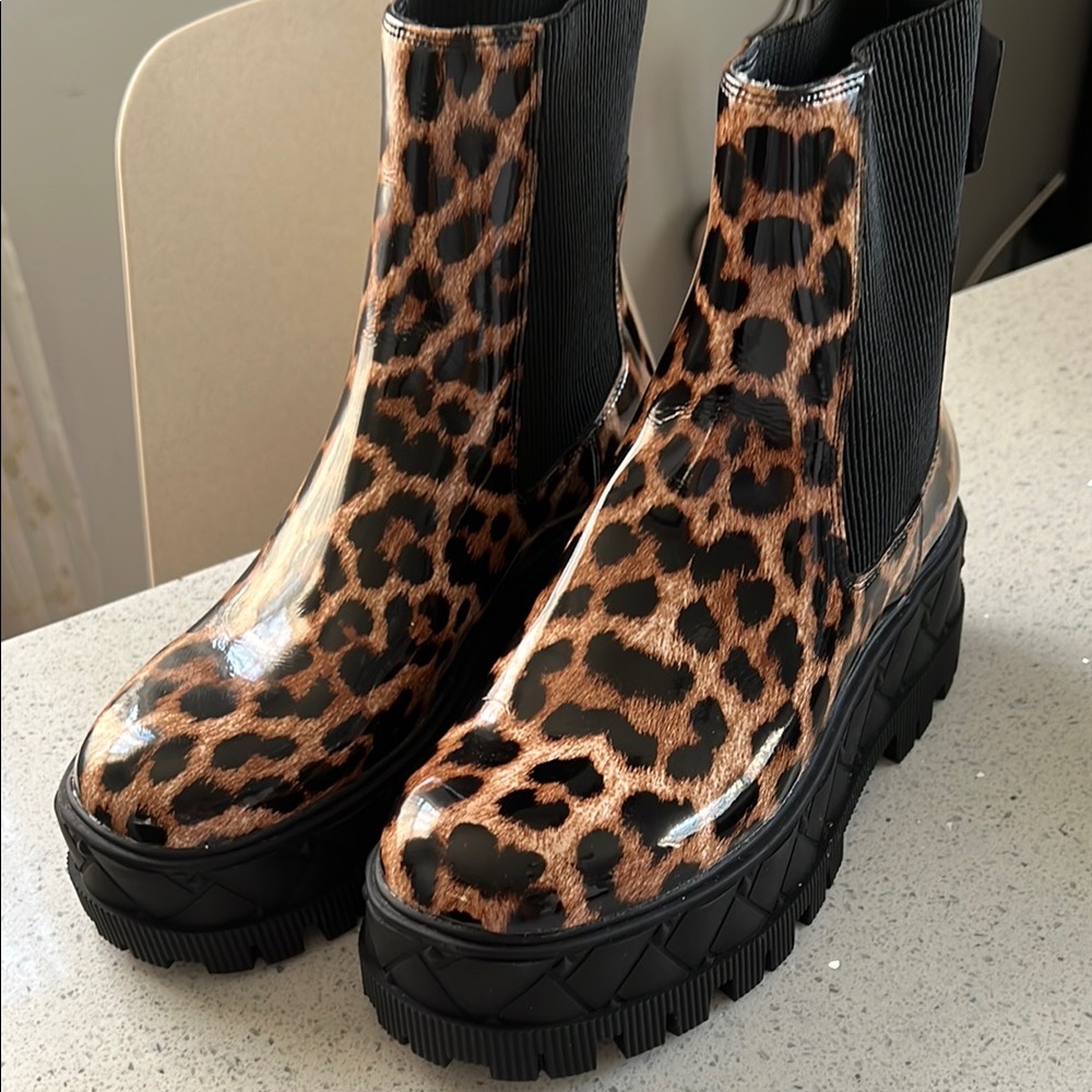 Brown and Black Winter Boots with Chunky Sole